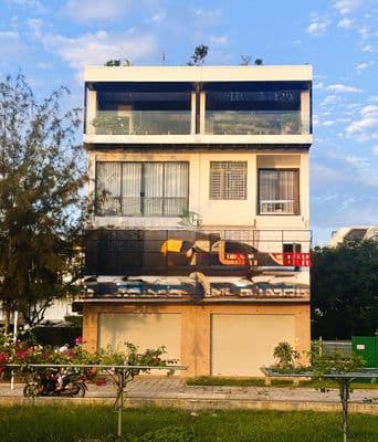CHO THUÊ MẶT BẰNG KINH DOANH 150M2 NGANG 10M 2 MẶT TIỀN ĐƯỜNG VÀNH ĐAI