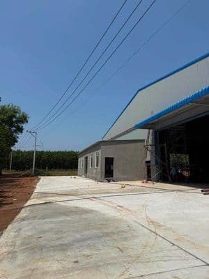 Cho thuê nhà xưởng 4000m2 Tân Uyên, Bình Dương - Xe container