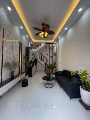 Bán nhà 5 tầng Minh Khai, SĐCC, 3 ngủ