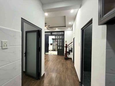 Gần ngã 5 GV- nhà mới full - 4PN có PN trệt- sát MT Quang Trung