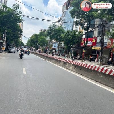 Nhà bán Phố Lạc Long Quân, 5 tầng, ô tô tránh, kinh doanh