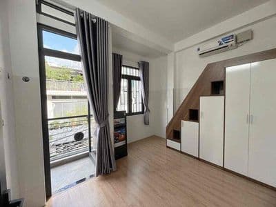 Toà nhà mới khai trương căn hộ Duplex full nội thất ngay giáp Quận 1