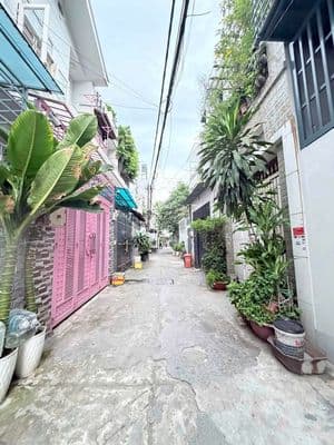 Hẻm Xe hơi - Sát Aeon Tân Phú - 54m2 Sổ Vuông - 2 Lầu Chỉ 5.5 tỷ