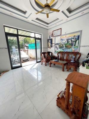 Nhà lầu 3PN Bình Nhâm, đường ô tô, giá rẻ