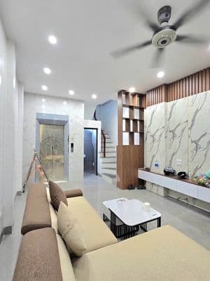 Bán nhà 7 tầng Cầu Diễn, gần mặt phố, 4 ngủ