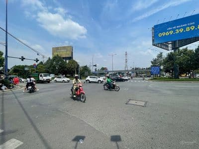 Bán nhà 2 lầu 4.5 x 13m hẻm ô tô ngay MT Đỗ Xuân Hợp, Q9 giá 4.29 tỷ