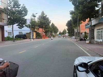 MẶT TIỀN N1 GẦN TRƯỜNG CHUYÊN