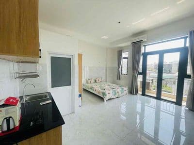 Cho thuê căn hộ studio ban công 27m2 chỉ 4tr2 gần UFM, KCX TÂN THUẬN