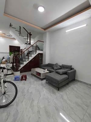 CHO THUÊ NC 4PN 3WC - HẺM XH 1979 HTP - TRỐNG KO NT