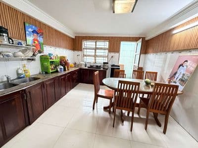 Nhà ở kết hợp văn phòng -Gần đại học Ngân hàng
