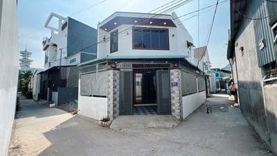 Bán Rẻ nhà trệt lầu góc 2 mặt tiền gần ngã tư Bình Chuẩn _ Thuận An