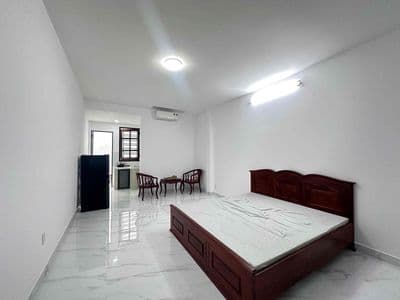 CĂN HỘ DỊCH VỤ MỚI XÂY – FULL NỘI THẤT – CÓ CỬA SỔ & BAN CÔNG THOÁNG