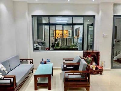 Cho Thuê nhà MT khu Vip Ẩm Thực Phan Xích Long,PN 4x16m 4L giá 5xtr