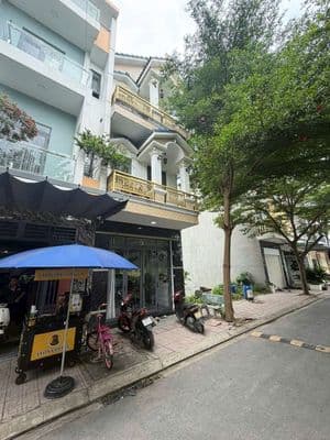 thật 100% rẻ nhất khu có tới 4pngu fun nội thất vào là ở thôi ạ