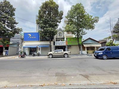 Nhà 3 Lầu hoàn công mặt tiền kinh doanh gần BigC Go và chợ Dĩ An 1