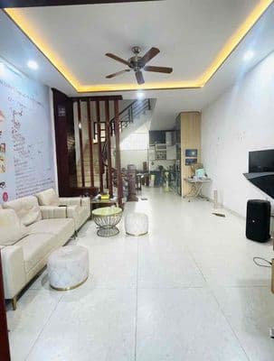 Cho thuê nhà 4 tầng mặt tiền đường Nguyễn Tư Giản, Ngũ Hành Sơn - Gần