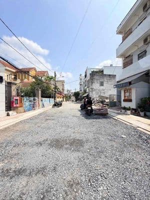 Giá đầu tư- đường nhựa xe hơi chỉ 3,4 tỷ 3,7x13 tiện xây mới