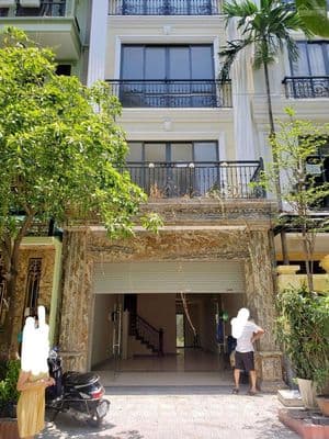 Nhà Nguyên căn ngõ 60 Vũ Phạm Hàm rộng 100m2 5 tầng làm VP, Kinh Doanh