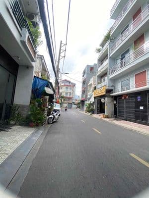 Nhà hẻm Kinh Doanh Khuông Việt 4x14m trệt gác giá 12 triệu