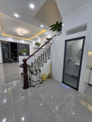 CHO THUÊ GẤP NHÀ MẶT TIỀN HÀN HẢI NGUYÊN 5PN 3WC KINH DOANH ĐĨNH