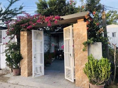 Cô chú đi nước ngoài, cần bán căn nhà cấp 4 mới Ngay cuối Đồng Khởi