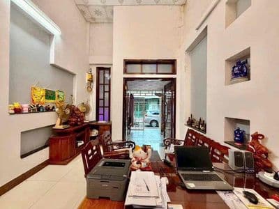 NHÀ 1 TRỆT 1 LỬNG – MẶT TIỀN ĐƯỜNG NHỰA XE Ô TÔ P8 - GẦN TRƯỜNG CHU VĂ