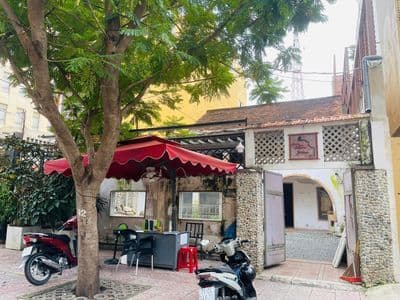 Cho thuê ngay nguyễn trãi 15m x 30m trệt lầu có sân