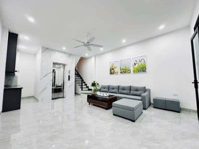 Cho thuê nhà Đội Cấn 40m², 6 tầng, thang máy, 3PN, 18 triệu/tháng