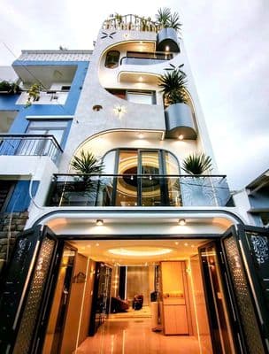 Khách tìm nhà 8,tỷ nhỉnh 5 tầng shr full nội thất ôtô trong nhà