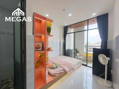 Cho Thuê Căn Hộ Ban Công - Đầy Đủ Nội Thất Ngay Đầm Sen