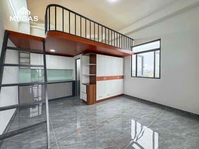 Cho thuê căn hộ có gác thoáng mát ngay ngã 5 chuồng