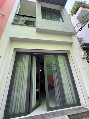 Cho thuê nhà mới đẹp – hẻm xe tải trần thái tông – gần sân bay