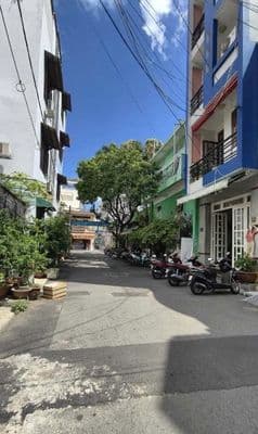 Nhà Nát, Giáp Khu Bàu Cát Hẻm Nhựa 8m Xe Hơi Thông DT: 4X23 Giá 6.6 Tỷ
