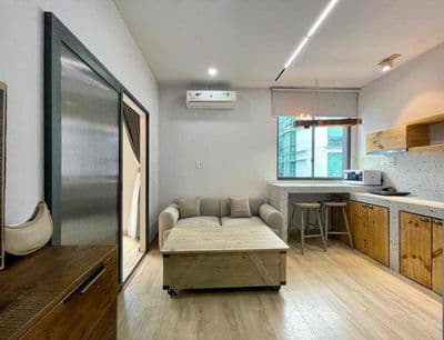 Cho thuê căn hộ dịch vụ 1 phòng ngủ ban công, gần tdtu, lotte , vivo