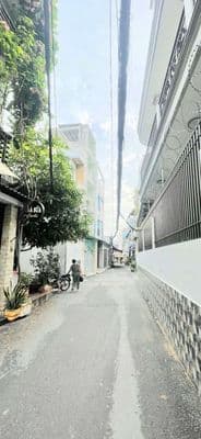 NHÀ GẦN LÊ QUANG ĐỊNH 5,2 x 16m* 67m2 * Giá 5 tỷ 950 Gò Vấp