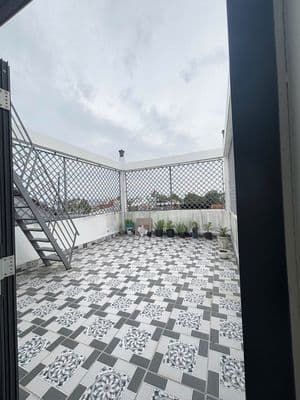 Chính chủ bán nhà 1 trệt 3 lầu , mặt tiền nguyễn chánh, kdc 586