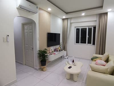 Chính chủ bán Ehome 3, 2pn 2WC, 60m2, Block mới, FULL nội thất, sổ sẵn