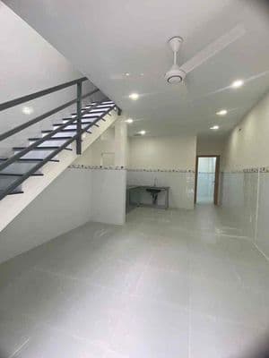 Cho thuê nhà mới xây phạm hùng chánh hưng