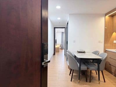 Cho thuê dài hạn căn hộ 2 phòng ngủ nội thất hiện đại đường trần phú g