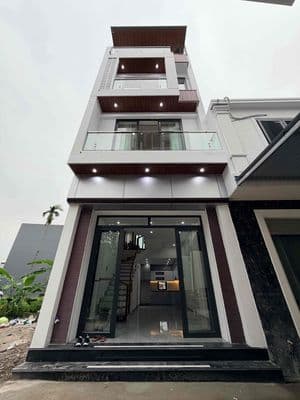 Nhà 4 tầng độc lập trung tâm phường An Dương. Oto ra vào thoải mái.