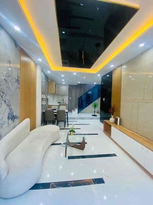 Hai tầng Trần Cao Vân, Sát Biển Nguyễn Tất Thành