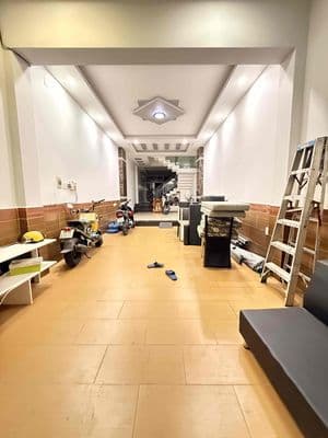 Cho thuê nhà đường lớn 30m phú thuận quận 7