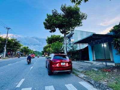 Cho thuê nhà mặt đường Mê Linh hướng Bà Nà