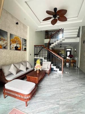 BÁN GẤP NHÀ 3 TẦNG 3 MÊ ĐƯỜNG ĐÔNG BÀI 2 – Ngay chợ hòa khánh