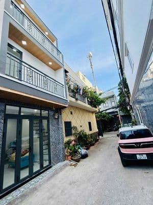 Nhà mới dtsd 48m2 3 tầng btct ngay bình long, kênh nước đen-hẻm xe hơi