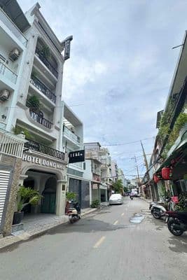 VỊ TRÍ ĐẸP MẶT TIỀN đường 8m, Nguyễn Văn Công - 4 tầng, 60m2 (dài 15m)