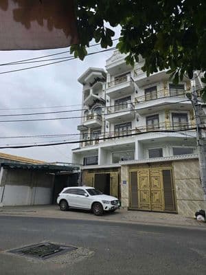 Mặt tiền Đường 18b. để xe hơi ngay Nhà