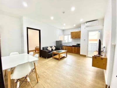 Cho thuê căn hộ 1pn 50m2 bancol full_nội thất có thang máy ngay bờ kè
