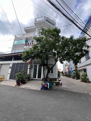 Cho Thuê Nhà Căn Góc Thoáng Mát DT 180m2 1Trệt 2Lầu 3Pn 3Wc Xe Tải Đậu
