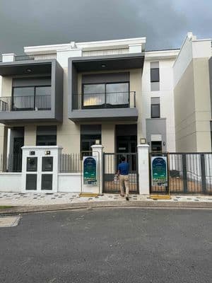 Cho thuê nhà chưa hoàn thiện bên trong làm kho khu Aqua city Đồng Nai